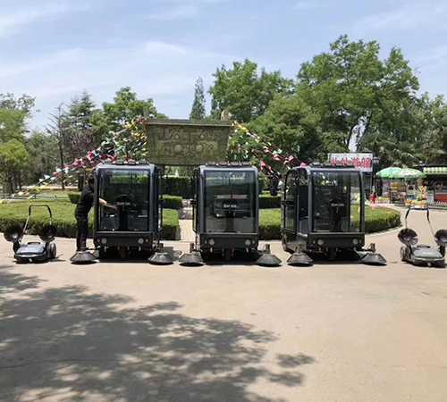 驾驶式扫地机 驾驶式扫地机