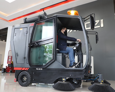 驾驶式洗地机 驾驶式洗地机