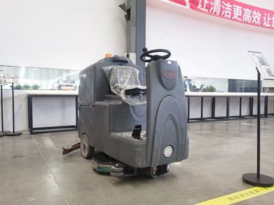 驾驶式洗地机 驾驶式洗地机