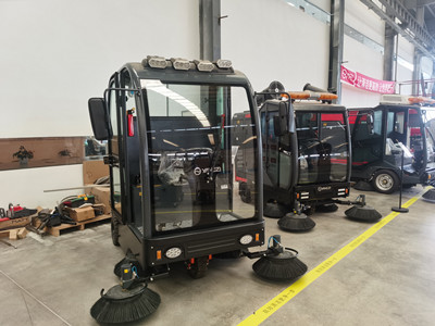 驾驶式扫地机 驾驶式扫地机