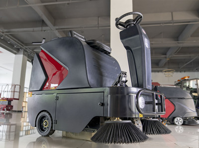 驾驶式扫地机 驾驶式扫地机
